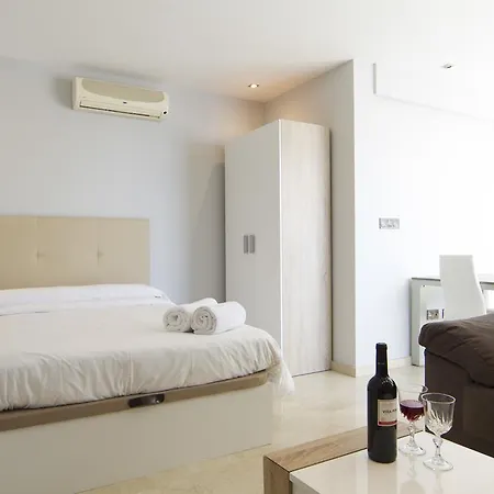 Apartment Wellrenting - Aticos Riscal *