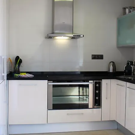 Wellrenting - Aticos Riscal Apartment