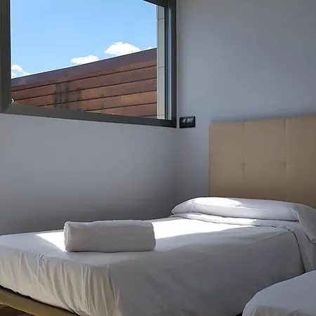 Wellrenting - Aticos Riscal Apartment